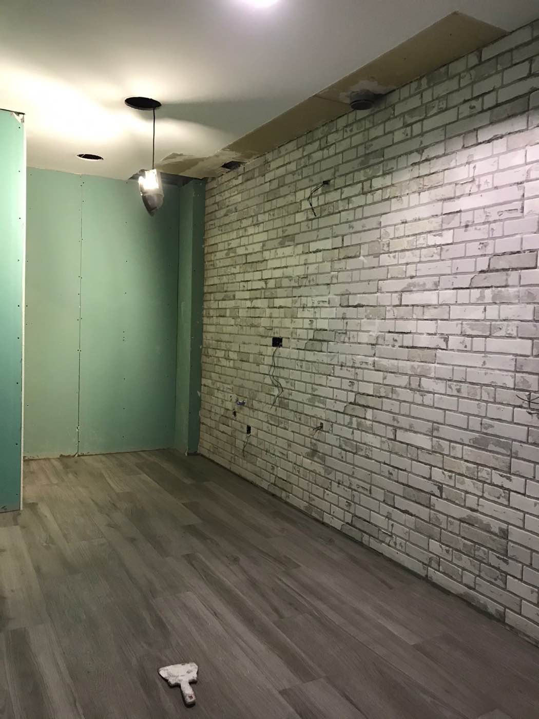 Habitación durante la instalación de placas de pladur