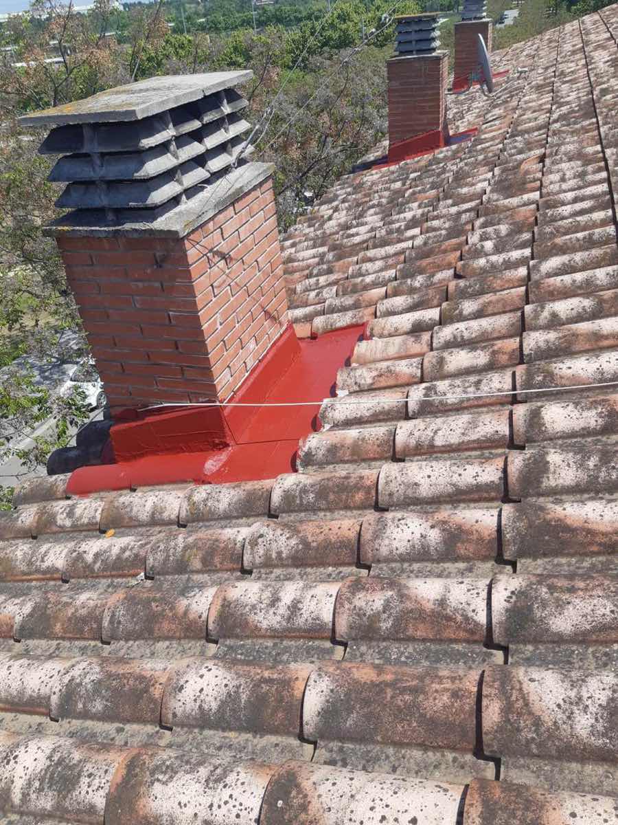 Trabajo de protección y reparación realizado en un tejado