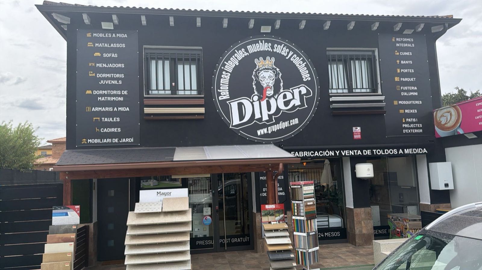 Fachada de la tienda y showroom de Grupo Diper en Lliçà d’Amunt
